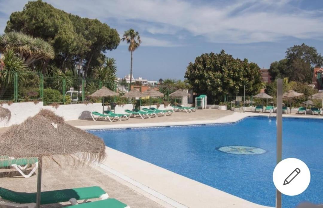 בנאלמדנה Apartamento Vacacional Costa Del Sol מראה חיצוני תמונה